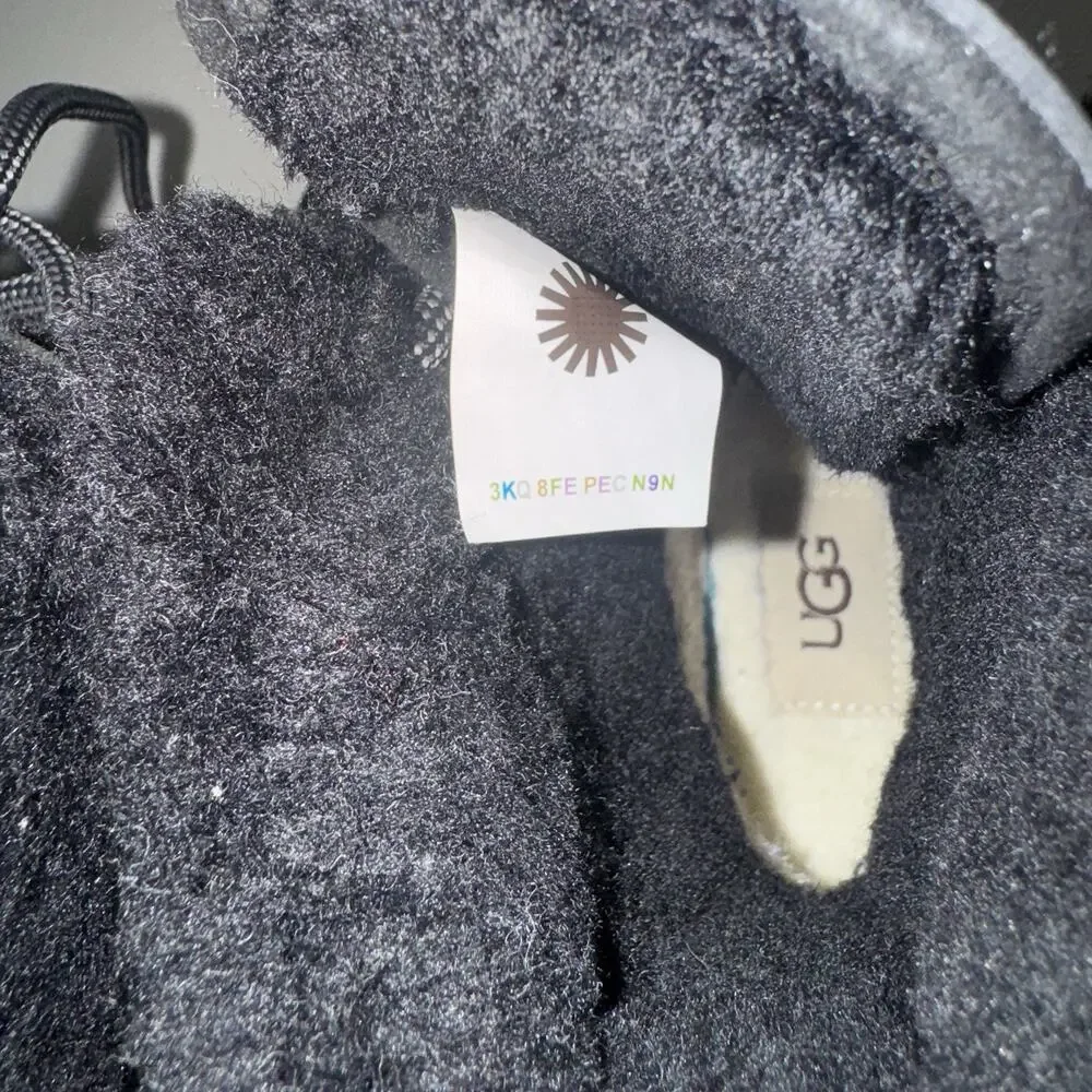 UGG Kids 10 Snow Boots Butte II‎ CWR Waterproof Cold Weather Winter Outdoor Cozy